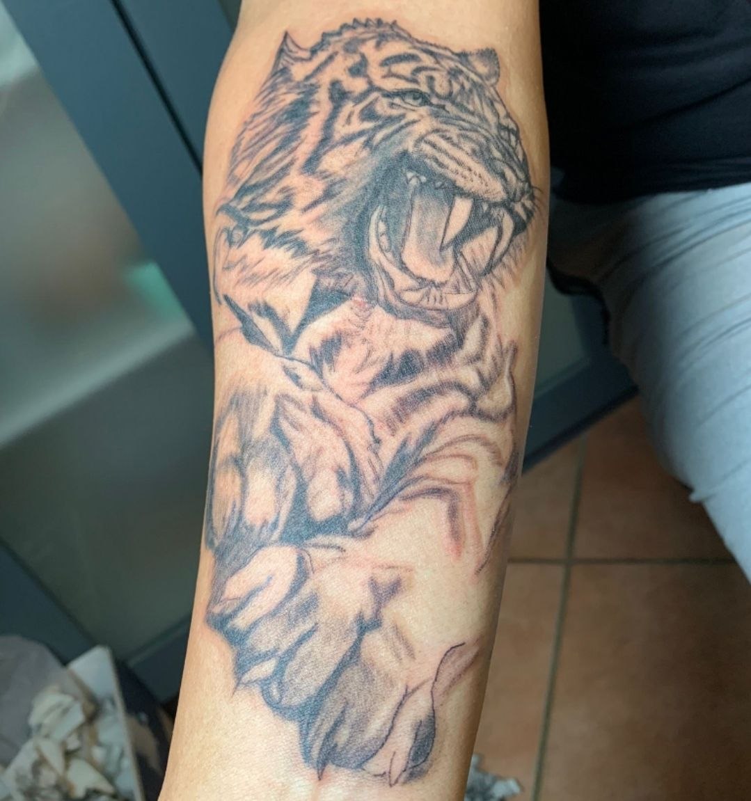 Tattoo Tiger auf Unterarm